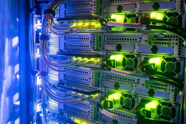 que significa un proveedor de hosting